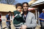 Laren 23 april 2010
Bereiken van het hoogste punt van het huis van Patrick Kluivert en Rossana Kluivert Lima in Laren. Shane en Nino waren ook aanwezig.
Peter Smulders bv