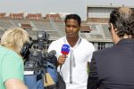 Amsterdam 29 april 2010
Patrick Kluivert gaat tijdens de WK voetbal voor eurosport werken.
De presentatie was in het Olympisch stadion.
Peter Smulders bv