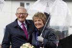 Wemeldinge/Middelburg  30 april 2010
Koningin Beatrix Prins Willem Alexander Prinses Maxima Prins Friso Prinses mabel Wisse Smit Prins Constantijn Prinses laurentien Pieter v Vollenhoven Prinses Margriet Prins Bernhard jr en Prinses Annette Prins Pieter Christiaan Prinses Anita Prins Floris en Prinses Aimee vieren koninginnedag.
Peter Smulders bv