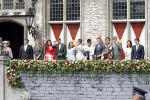 Wemeldinge/Middelburg  30 april 2010
Koningin Beatrix Prins Willem Alexander Prinses Maxima Prins Friso Prinses mabel Wisse Smit Prins Constantijn Prinses laurentien Pieter v Vollenhoven Prinses Margriet Prins Bernhard jr en Prinses Annette Prins Pieter Christiaan Prinses Anita Prins Floris en Prinses Aimee vieren koninginnedag.
Peter Smulders bv