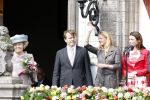 Wemeldinge/Middelburg  30 april 2010
Koningin Beatrix Prins Willem Alexander Prinses Maxima Prins Friso Prinses mabel Wisse Smit Prins Constantijn Prinses laurentien Pieter v Vollenhoven Prinses Margriet Prins Bernhard jr en Prinses Annette Prins Pieter Christiaan Prinses Anita Prins Floris en Prinses Aimee vieren koninginnedag.
Peter Smulders bv