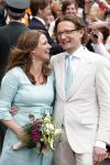 Wemeldinge/Middelburg  30 april 2010
Koningin Beatrix Prins Willem Alexander Prinses Maxima Prins Friso Prinses mabel Wisse Smit Prins Constantijn Prinses laurentien Pieter v Vollenhoven Prinses Margriet Prins Bernhard jr en Prinses Annette Prins Pieter Christiaan Prinses Anita Prins Floris en Prinses Aimee vieren koninginnedag.
Peter Smulders bv