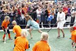 Wemeldinge/Middelburg  30 april 2010
Koningin Beatrix Prins Willem Alexander Prinses Maxima Prins Friso Prinses mabel Wisse Smit Prins Constantijn Prinses laurentien Pieter v Vollenhoven Prinses Margriet Prins Bernhard jr en Prinses Annette Prins Pieter Christiaan Prinses Anita Prins Floris en Prinses Aimee vieren koninginnedag.
Peter Smulders bv