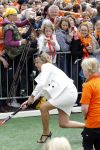 Wemeldinge/Middelburg  30 april 2010
Koningin Beatrix Prins Willem Alexander Prinses Maxima Prins Friso Prinses mabel Wisse Smit Prins Constantijn Prinses laurentien Pieter v Vollenhoven Prinses Margriet Prins Bernhard jr en Prinses Annette Prins Pieter Christiaan Prinses Anita Prins Floris en Prinses Aimee vieren koninginnedag.
Peter Smulders bv