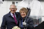 Wemeldinge/Middelburg  30 april 2010
Koningin Beatrix Prins Willem Alexander Prinses Maxima Prins Friso Prinses mabel Wisse Smit Prins Constantijn Prinses laurentien Pieter v Vollenhoven Prinses Margriet Prins Bernhard jr en Prinses Annette Prins Pieter Christiaan Prinses Anita Prins Floris en Prinses Aimee vieren koninginnedag.
Peter Smulders bv
