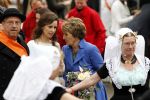 Wemeldinge/Middelburg  30 april 2010
Koningin Beatrix Prins Willem Alexander Prinses Maxima Prins Friso Prinses mabel Wisse Smit Prins Constantijn Prinses laurentien Pieter v Vollenhoven Prinses Margriet Prins Bernhard jr en Prinses Annette Prins Pieter Christiaan Prinses Anita Prins Floris en Prinses Aimee vieren koninginnedag.
Peter Smulders bv