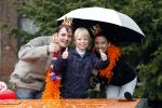 Wemeldinge/Middelburg  30 april 2010
Koningin Beatrix Prins Willem Alexander Prinses Maxima Prins Friso Prinses mabel Wisse Smit Prins Constantijn Prinses laurentien Pieter v Vollenhoven Prinses Margriet Prins Bernhard jr en Prinses Annette Prins Pieter Christiaan Prinses Anita Prins Floris en Prinses Aimee vieren koninginnedag.
Peter Smulders bv