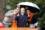 Wemeldinge/Middelburg  30 april 2010
Koningin Beatrix Prins Willem Alexander Prinses Maxima Prins Friso Prinses mabel Wisse Smit Prins Constantijn Prinses laurentien Pieter v Vollenhoven Prinses Margriet Prins Bernhard jr en Prinses Annette Prins Pieter Christiaan Prinses Anita Prins Floris en Prinses Aimee vieren koninginnedag.
Peter Smulders bv