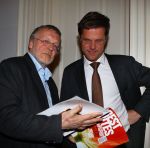 Amsterdam,24 April 2010
Amstel Hotel
Lancering van de gezamelijke Uitgevers, het blad BEST BITES
Rob v Vuure samen met Mark Rutte
Foto Peter Smulders BV