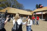 Laren 23 april 2010
Bereiken van het hoogste punt van het huis van Patrick Kluivert en Rossana Kluivert Lima in Laren. Shane en Nino waren ook aanwezig.
Peter Smulders bv