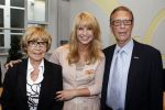 Huizen 29 april 2011
Linda de Mol krijgt in het bijzijn van vriend Jeroen Rietbergen haar ouders John de Mol sr en Mireille Bekooy een koninklijke onderscheiding (lintje)in het gemeentehuis van Huizen.
Peter Smulders bv
