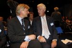 Amsterdam 12 april 2011
Presentatie Space Expedition Curacao door Michiel Mol Ben Droste Harry v Hulten en de astronaut ick Searfoss. Vanaf 2014 kunne mensen vanaf Curacao de ruimte in. Martin Schroder
Peter Smulders bv