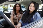 Vinkeveen 19 april 2011
Roxeanne Hazes krijgt haar eerste auto een fiat 500 . Ze ging hem samen met haar moeder Rachel ophalen en daarna aan haar broer Andre jr laten zien op school.
Peter Smulders bv