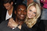 Ede 15 april 2011
Finale van Sterren dansen op het ijs met Michael Boogert en Jenny Smit. Gerard Joling en Nance Cooolen presenteren het programma. Remy Bonjasky met vriendin en Buddha to Buddha armband
Peter Smulders bv