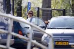 Vinkeveen 19 april 2011
Roxeanne Hazes krijgt haar eerste auto een fiat 500 . Ze ging hem samen met haar moeder Rachel ophalen en daarna aan haar broer Andre jr laten zien op school.
Peter Smulders bv