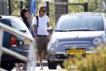 Vinkeveen 19 april 2011
Roxeanne Hazes krijgt haar eerste auto een fiat 500 . Ze ging hem samen met haar moeder Rachel ophalen en daarna aan haar broer Andre jr laten zien op school.
Peter Smulders bv
