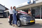 Vinkeveen 19 april 2011
Roxeanne Hazes krijgt haar eerste auto een fiat 500 . Ze ging hem samen met haar moeder Rachel ophalen en daarna aan haar broer Andre jr laten zien op school.
Peter Smulders bv