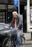 Amsterdam 14 april 2011
Theodor Holman op de fiets.
Peter Smulders bv