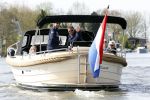 Nigtevecht 10 april 2011
Wolter Kroes met zijn vrouw zoon en vrienden aan het varen op de vecht.
Peter Smulders bv