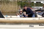 Nigtevecht 10 april 2011
Wolter Kroes met zijn vrouw zoon en vrienden aan het varen op de vecht.
Peter Smulders bv