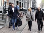 Amsterdam 24 april 2012
Presentatie l Homo met Linda de Mol en op de cover kussend Thijs Romer en Tygo Gernandt. Anita Meyer met ex Ton de Leeuwe
Peter Smulders bv