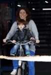 Nieuwegein 26 april 2012
Barbara Barend en haar zoon Seb bij presentatie fiets waarvan gedeelt opbrengst naar MKI gaat.
Peter Smulders bv