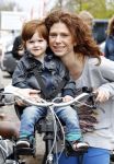 Nieuwegein 26 april 2012
Barbara Barend en haar zoon Seb bij presentatie fiets waarvan gedeelt opbrengst naar MKI gaat.
Peter Smulders bv