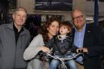 Nieuwegein 26 april 2012
Barbara Barend en haar zoon Seb bij presentatie fiets waarvan gedeelt opbrengst naar MKI gaat. Frits Barend en Harold Robles
Peter Smulders bv