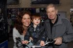 Nieuwegein 26 april 2012
Barbara Barend en haar zoon Seb bij presentatie fiets waarvan gedeelt opbrengst naar MKI gaat. Frits Barend en Harold Robles
Peter Smulders bv