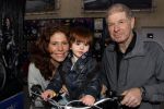 Nieuwegein 26 april 2012
Barbara Barend en haar zoon Seb bij presentatie fiets waarvan gedeelt opbrengst naar MKI gaat. Frits Barend en Harold Robles
Peter Smulders bv