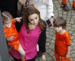 Lausanne, 17 en 18 Mei 2012
Trainingskamp Nederlands elftal op weg naar EK 2012
Robin v Persie samen met zijn vrouw Bouchra v Persie en hun kinderen
Foto Peter Smulders BV