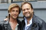 Amsterdam 24 april 2012
Presentatie l Homo met Linda de Mol en op de cover kussend Thijs Romer en Tygo Gernandt. Carlo Boszhard met vriend
Peter Smulders bv