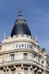 Cannes 10 mei 2012
Connie Breukhoven met haar nieuwe vriend Ben Angelier bij de strandtent van het Carlton Hotel in Cannes.
Peter Smulders bv