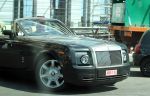 Monaco 7 mei 2012
Connie Breukhoven en haar nieuwe vriend Ben Angelier vier met zijn kinderen en vrienden zijn 60e verjaardag. Ze vertrekken bij zijn huis / appartement met rolls royce cabrio.
Peter Smulders bv