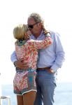 Cannes 10 mei 2012
Connie Breukhoven met haar nieuwe vriend Ben Angelier bij de strandtent van het Carlton Hotel in Cannes.
Peter Smulders bv