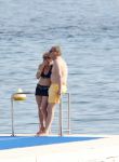 Cannes 10 mei 2012
Connie Breukhoven met haar nieuwe vriend Ben Angelier bij de strandtent van het Carlton Hotel in Cannes.
Peter Smulders bv