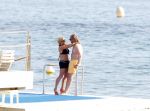 Cannes 10 mei 2012
Connie Breukhoven met haar nieuwe vriend Ben Angelier bij de strandtent van het Carlton Hotel in Cannes.
Peter Smulders bv