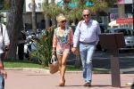 Cannes 10 mei 2012
Connie Breukhoven met haar nieuwe vriend Ben Angelier bij de strandtent van het Carlton Hotel in Cannes.
Peter Smulders bv