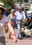 Cannes 10 mei 2012
Connie Breukhoven met haar nieuwe vriend Ben Angelier bij de strandtent van het Carlton Hotel in Cannes.
Peter Smulders bv