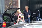 Amsterdam 14 mei 2012
Cor Bakker en zijn vriendin zijn de auto van de dochter van Cor aan het wassen.
Peter Smulders bv