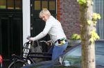 Amsterdam 14 mei 2012
Cor Bakker en zijn vriendin zijn de auto van de dochter van Cor aan het wassen.
Peter Smulders bv