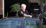 Amsterdam 14 mei 2012
Cor Bakker en zijn vriendin zijn de auto van de dochter van Cor aan het wassen.
Peter Smulders bv