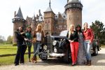 Haarzuilens 25 april 2012
Presentatie expositie trouwjurken van div bn ers waaronder Daphne Deckers, Frans en Mariska Bauer, Thierry Duval en Belinda Meuldijk, Laura Fyji met man Kristel Hoekstra met zoon Linda Wagemakers bij kasteel de Haar.
Peter Smulders bv