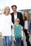 Hoofddorp 21 april 2012
Premiere sneeuwwitje in bioscoop Hoofddorp. Irene Moors met man Barry en kinderen
Peter Smulders bv