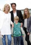 Hoofddorp 21 april 2012
Premiere sneeuwwitje in bioscoop Hoofddorp. Irene Moors met man Barry en kinderen
Peter Smulders bv