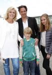 Hoofddorp 21 april 2012
Premiere sneeuwwitje in bioscoop Hoofddorp. Irene Moors met man Barry en kinderen
Peter Smulders bv