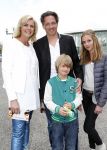Hoofddorp 21 april 2012
Premiere sneeuwwitje in bioscoop Hoofddorp. Irene Moors met man Barry en kinderen
Peter Smulders bv