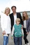 Hoofddorp 21 april 2012
Premiere sneeuwwitje in bioscoop Hoofddorp. Irene Moors met man Barry en kinderen
Peter Smulders bv