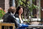 Amsterdam 9 mei 2012
Isa Hoes met een vriend voor haar huis.
Peter Smulders bv