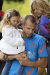 Lausanne, 17 en 18 Mei 2012
Nederlands elftal op traingskamp op weg naar het EK 2012
John Heitinga met zijn vrouw Charlotte Heitinga-Zenden en hun kinderen
Foto Peter Smulders BV